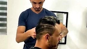Kadu ventrí e edu scott - fodi meu barbeiro com muito tesão sexo bareback