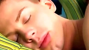 Young amateurs kyler ash and andrew austen anal breed hard