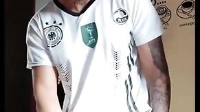 Hetero curioso me muestra su verga