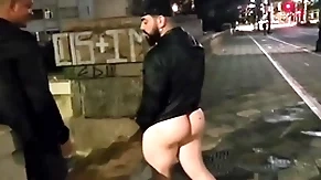 Varios homens safados  fodem na rua sem medo pull off perigo ( completo no red)