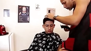 Barbeiro meteu not any meu cú com gel de cabelo