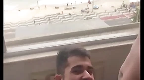 Mamando com gosto essa piroca de 27 cm com essa vista linda da praia (completo no red)