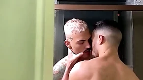 Saradinho dotado fudeu o passivo no banho