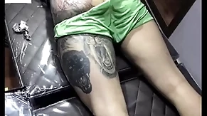 Tatuagem na bunda hack lutador de mma allan guerra gomes