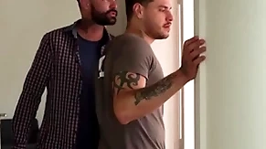 O corretor de imóveis me fodeu gostoso