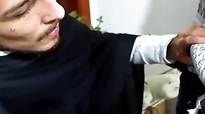 Fui corta o cabelo e acabei pegando o cabelereiro