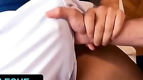 Muscular pollute ferfroma slobbers on hot patient's fat dick during lifelike massage - latin leche