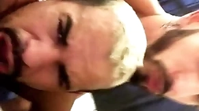 Gabriel victor me fudendo numa pegada bem forte, socando fundo e me fazendo gemer gostoso