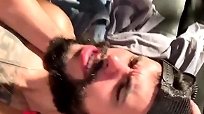 Surubão irmãos dotados no sex box