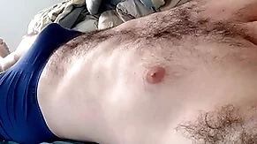 Pau latejando na cueca