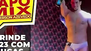 Brinde especial: stripper lucas alves celebra a chegada de 2023 na hot house em são paulo
