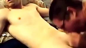 Tiozão mamando o hétero
