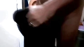 Safado tomando banho e dando pro entregador de pizza - subscreva doll-sized canal e assista completo